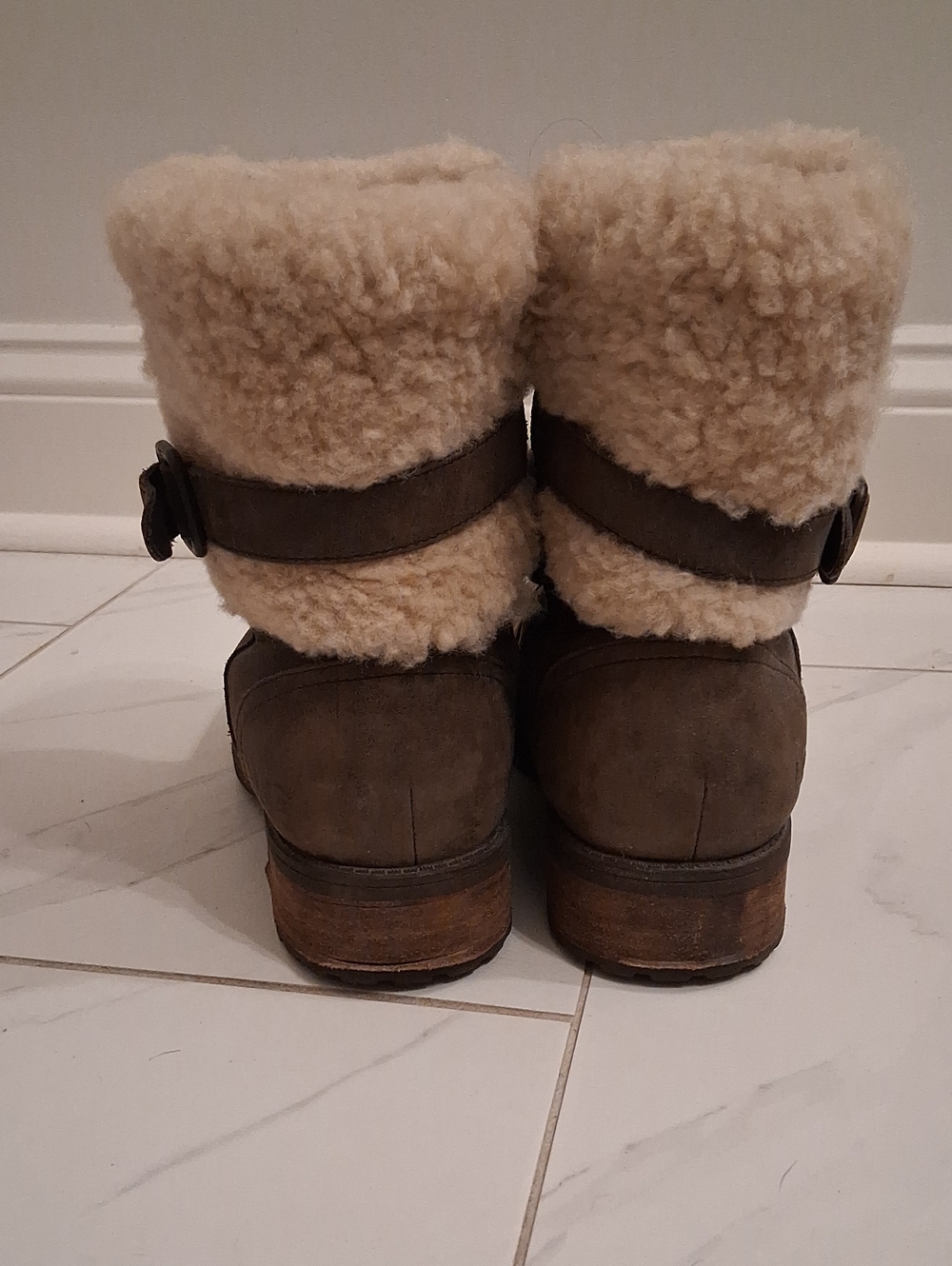 UGG Blayre Leather Shearling Moto Boots Brown Buckle Ankle Winter Boots US 9.5 - Picture 8 of 10